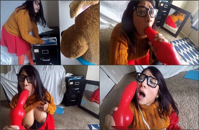 Sweet Milk Tits – Giving Velma a Scooby snack – spit & huge cum shot, super hero FullHD mp4 1080p